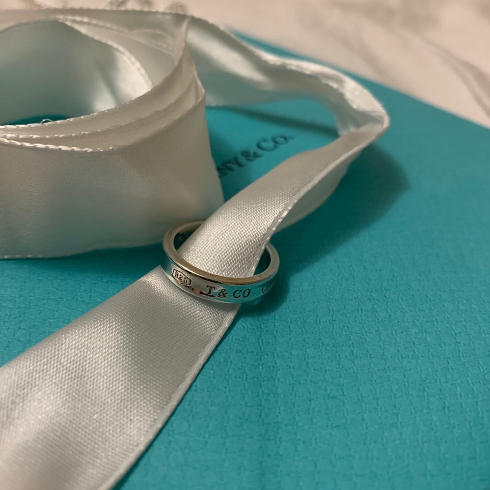 Authentic Tiffany & Co. 1837 ring - size 4.5